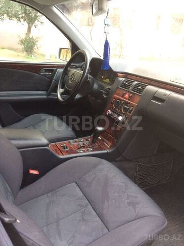 Mercedes E 240 1998, 233,000 km - 2.4 л - Bakı
