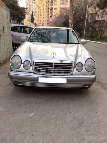 Mercedes E 240 1998, 233,000 km - 2.4 л - Bakı