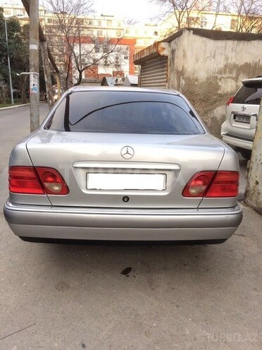 Mercedes E 240 1998, 233,000 km - 2.4 л - Bakı