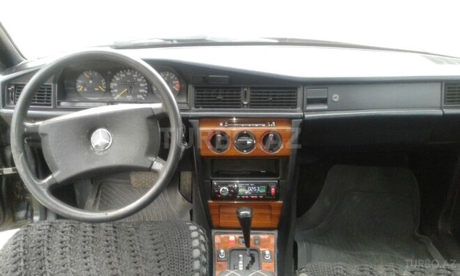 Mercedes 190 1992, 318,000 km - 2.0 л - Sumqayıt