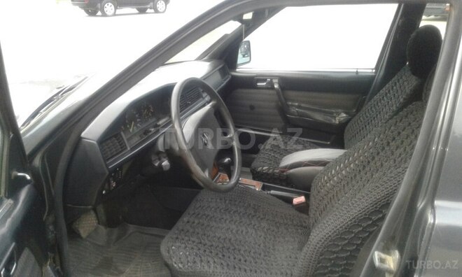 Mercedes 190 1992, 318,000 km - 2.0 л - Sumqayıt
