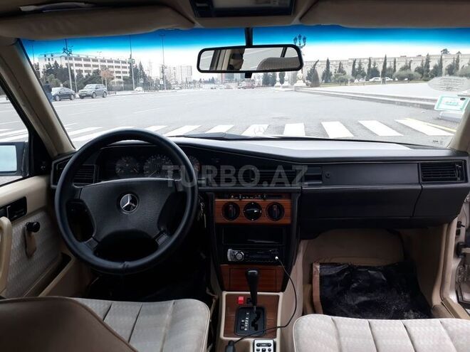 Mercedes 190 1992, 300,000 km - 2.0 l - Gəncə