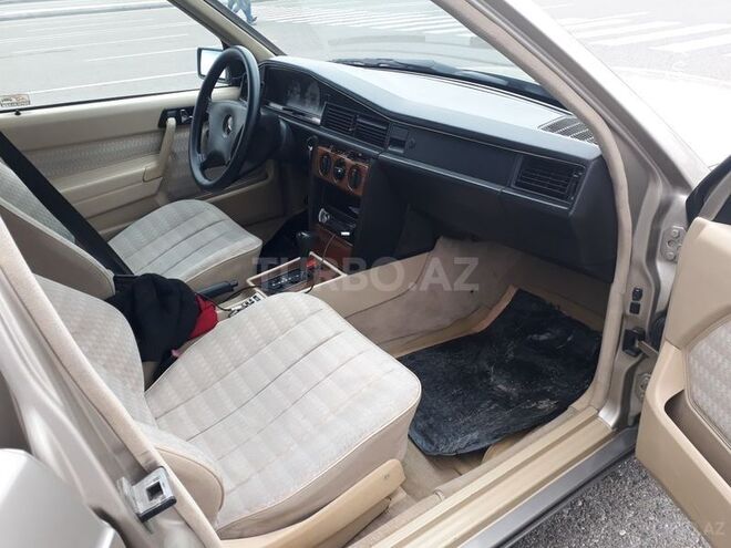 Mercedes 190 1992, 300,000 km - 2.0 l - Gəncə
