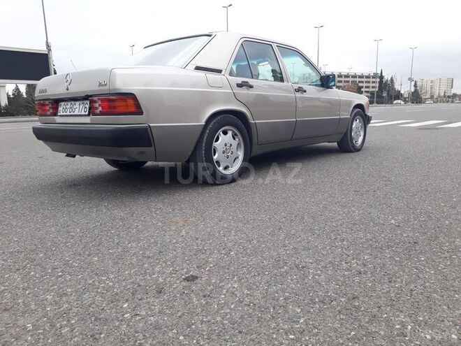 Mercedes 190 1992, 300,000 km - 2.0 l - Gəncə