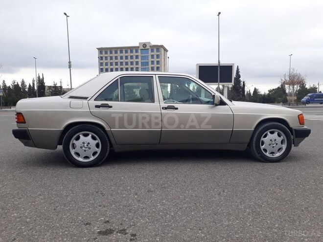 Mercedes 190 1992, 300,000 km - 2.0 l - Gəncə