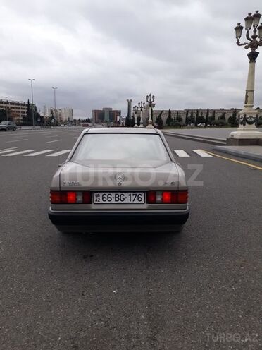 Mercedes 190 1992, 300,000 km - 2.0 l - Gəncə