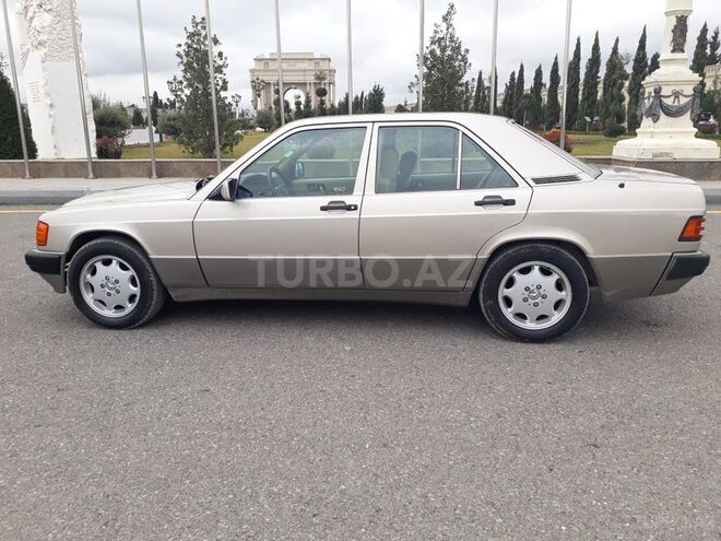 Mercedes 190 1992, 300,000 km - 2.0 l - Gəncə