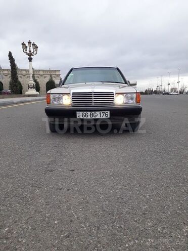 Mercedes 190 1992, 300,000 km - 2.0 l - Gəncə