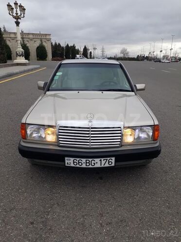 Mercedes 190 1992, 300,000 km - 2.0 l - Gəncə
