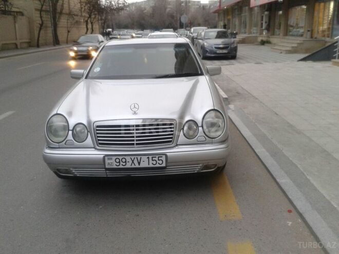Mercedes E 200 1998, 320,000 km - 2.0 l - Bakı