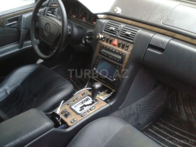 Mercedes E 200 1998, 320,000 km - 2.0 l - Bakı