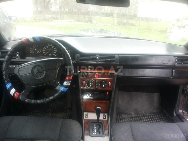 Mercedes E 220 1994, 354,654 km - 2.2 l - Beyləqan