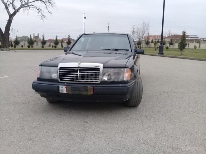 Mercedes E 250 1992, 385,500 km - 2.5 l - Xaçmaz