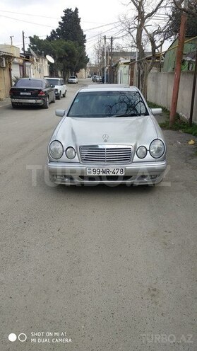 Mercedes E 230 1995, 290,000 km - 2.3 л - Bakı