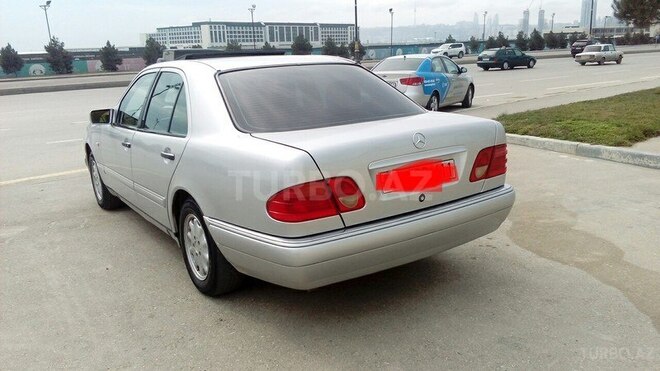 Mercedes E 180 1997, 235,000 km - 2.0 l - Bakı
