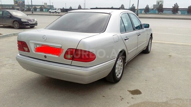 Mercedes E 180 1997, 235,000 km - 2.0 l - Bakı