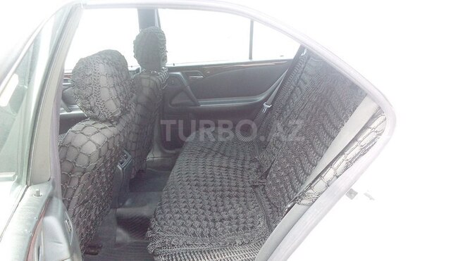Mercedes E 180 1997, 235,000 km - 2.0 l - Bakı