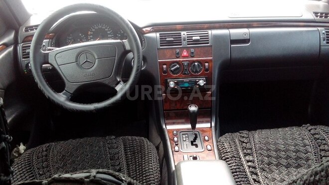 Mercedes E 180 1997, 235,000 km - 2.0 l - Bakı