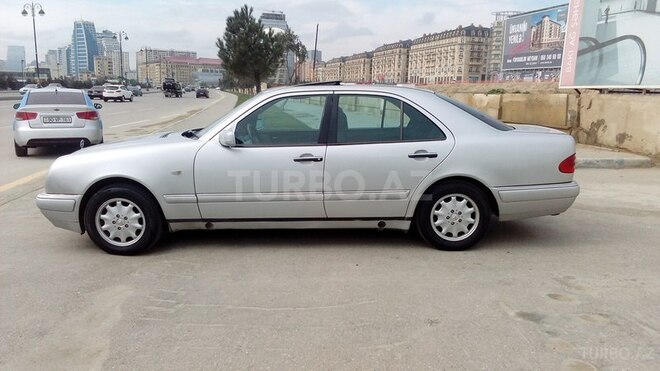 Mercedes E 180 1997, 235,000 km - 2.0 l - Bakı
