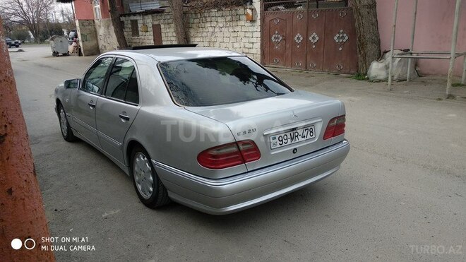 Mercedes E 230 1995, 290,000 km - 2.3 л - Bakı