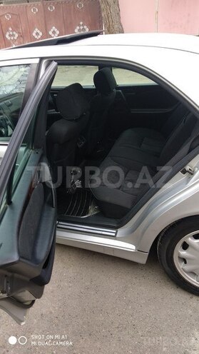 Mercedes E 230 1995, 290,000 km - 2.3 л - Bakı
