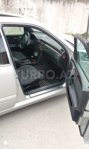 Mercedes E 230 1995, 290,000 km - 2.3 л - Bakı