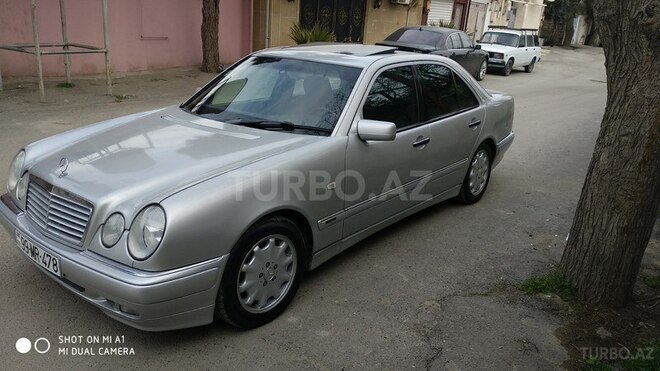 Mercedes E 230 1995, 290,000 km - 2.3 л - Bakı