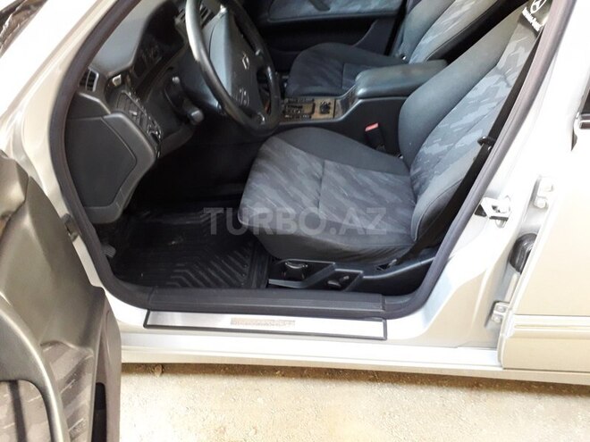 Mercedes E 240 2000, 280,100 km - 2.6 l - Gəncə