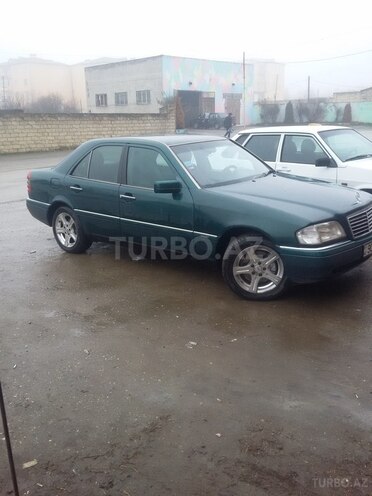 Mercedes C 200 1996, 560,000 km - 2.0 l - Quba