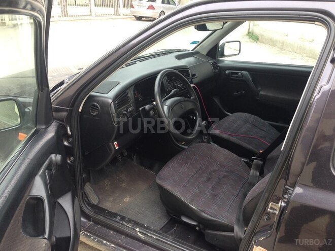Volkswagen Golf 1993, 270,804 km - 1.4 l - Bakı