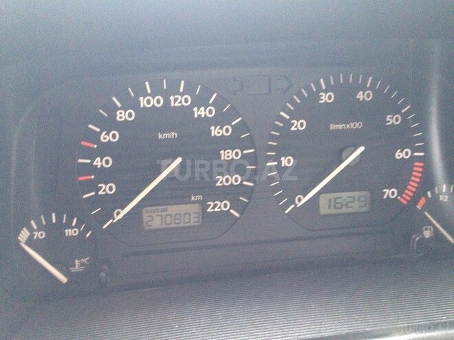 Volkswagen Golf 1993, 270,804 km - 1.4 l - Bakı
