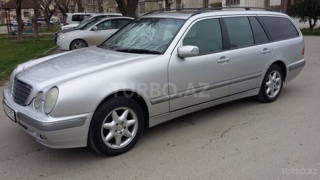 Mercedes E 200 2001, 294,000 km - 2.0 l - Bakı