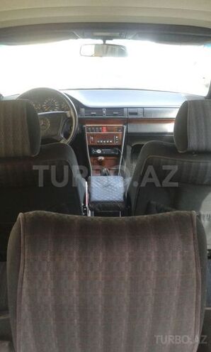 Mercedes E 220 1993, 332,670 km - 0.2 л - Xırdalan