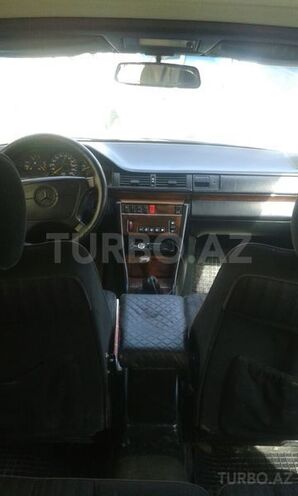 Mercedes E 220 1993, 332,670 km - 0.2 л - Xırdalan