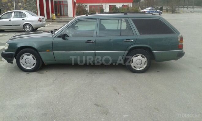 Mercedes E 220 1993, 332,670 km - 0.2 л - Xırdalan