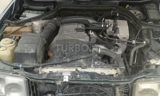Mercedes E 220 1993, 332,670 km - 0.2 л - Xırdalan