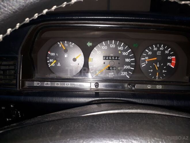 Mercedes 190 1991, 226,650 km - 2.0 л - Salyan