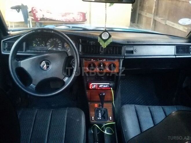 Mercedes 190 1991, 226,650 km - 2.0 л - Salyan
