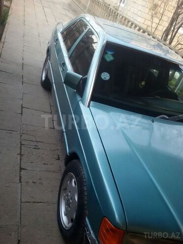 Mercedes 190 1991, 226,650 km - 2.0 л - Salyan