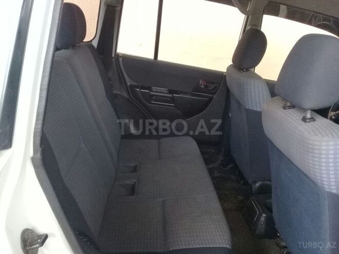 Mitsubishi Pajero 2000, 200,000 km - 2.0 l - Salyan