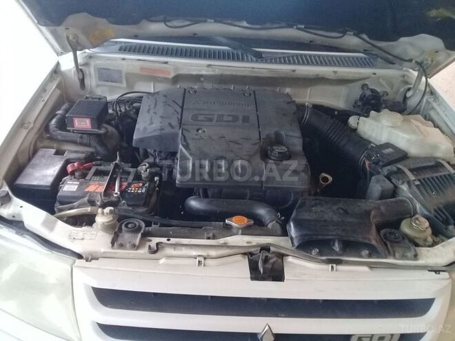 Mitsubishi Pajero 2000, 200,000 km - 2.0 l - Salyan