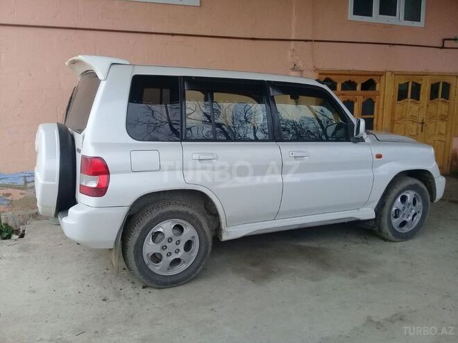 Mitsubishi Pajero 2000, 200,000 km - 2.0 l - Salyan