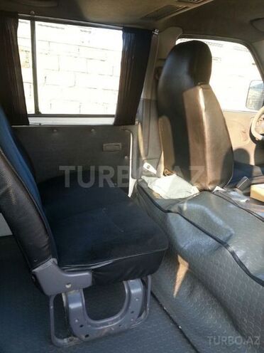 Nissan Urvan 2005, 170,638 km - 3.2 л - Sumqayıt