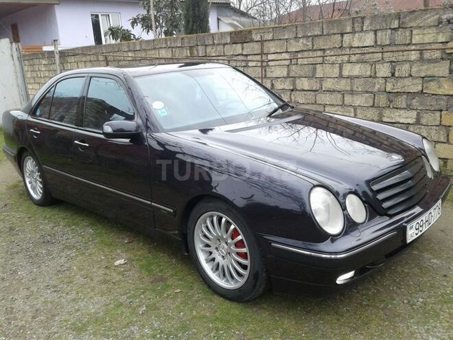Mercedes E 220 2000, 330,000 km - 2.2 l - Astara
