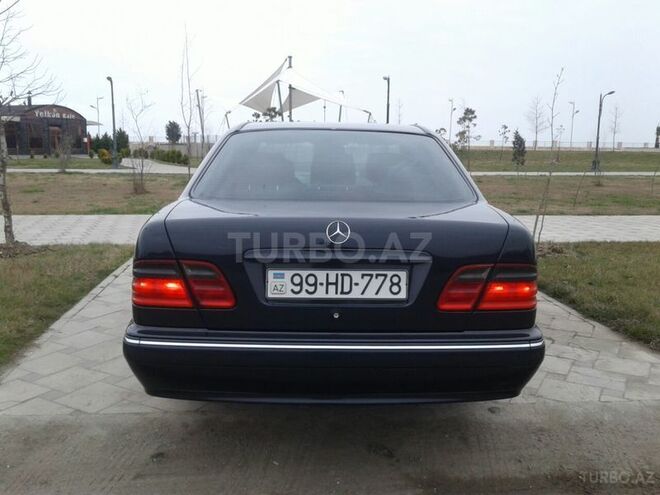 Mercedes E 220 2000, 330,000 km - 2.2 l - Astara