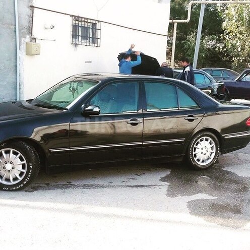 Mercedes E 320 1999, 223,345 km - 0.4 l - Bakı