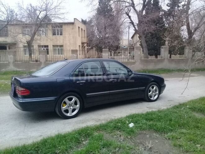 Mercedes E 240 2000, 267,000 km - 2.4 л - Bakı