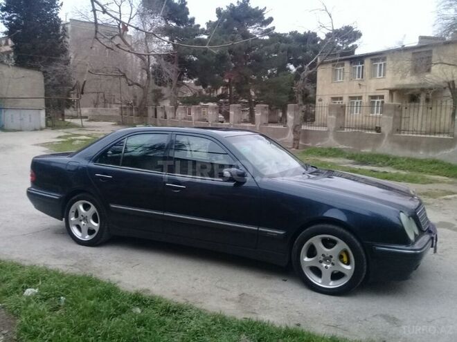Mercedes E 240 2000, 267,000 km - 2.4 л - Bakı