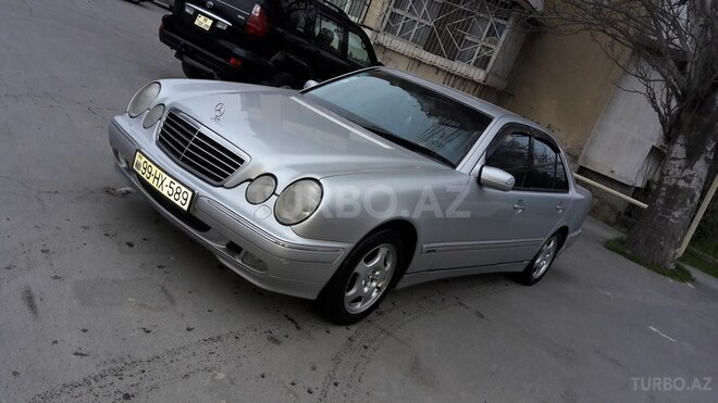 Mercedes E 220 2001, 290,000 km - 2.2 l - Bakı