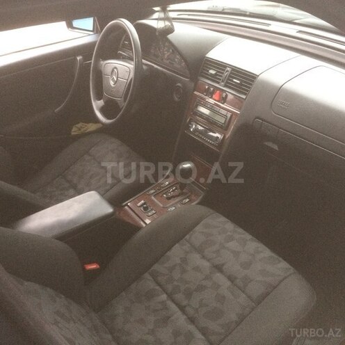 Mercedes C 200 2000, 184,000 km - 2.0 l - Bakı